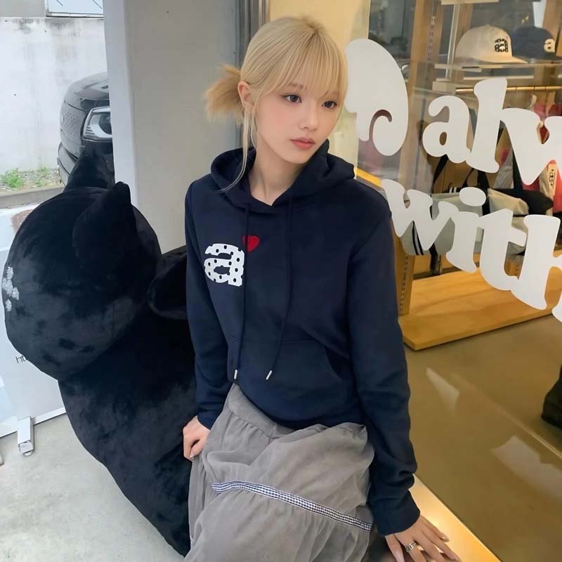 AEAE Heart Graphic Hoodie – Minimal Streetwear Casual Pullover Sweatshirt