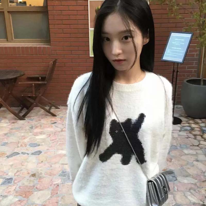 AEAE Cartoon Bear Knit Sweater – Soft Fuzzy Oversized Streetwear Pullover