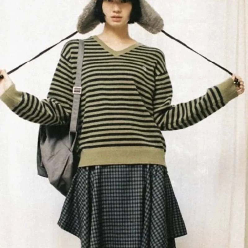 Vintage Stripe Knit Hoodie – Harajuku Style Cropped Pullover Sweater