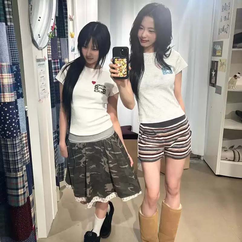 aeae Contrasting color stripe shorts casual and slimming