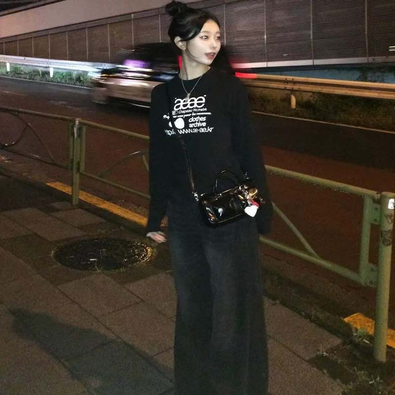 AEAE Vintage Logo Cropped Long Sleeve T-Shirt – Minimal Streetwear Slim Fit Tee