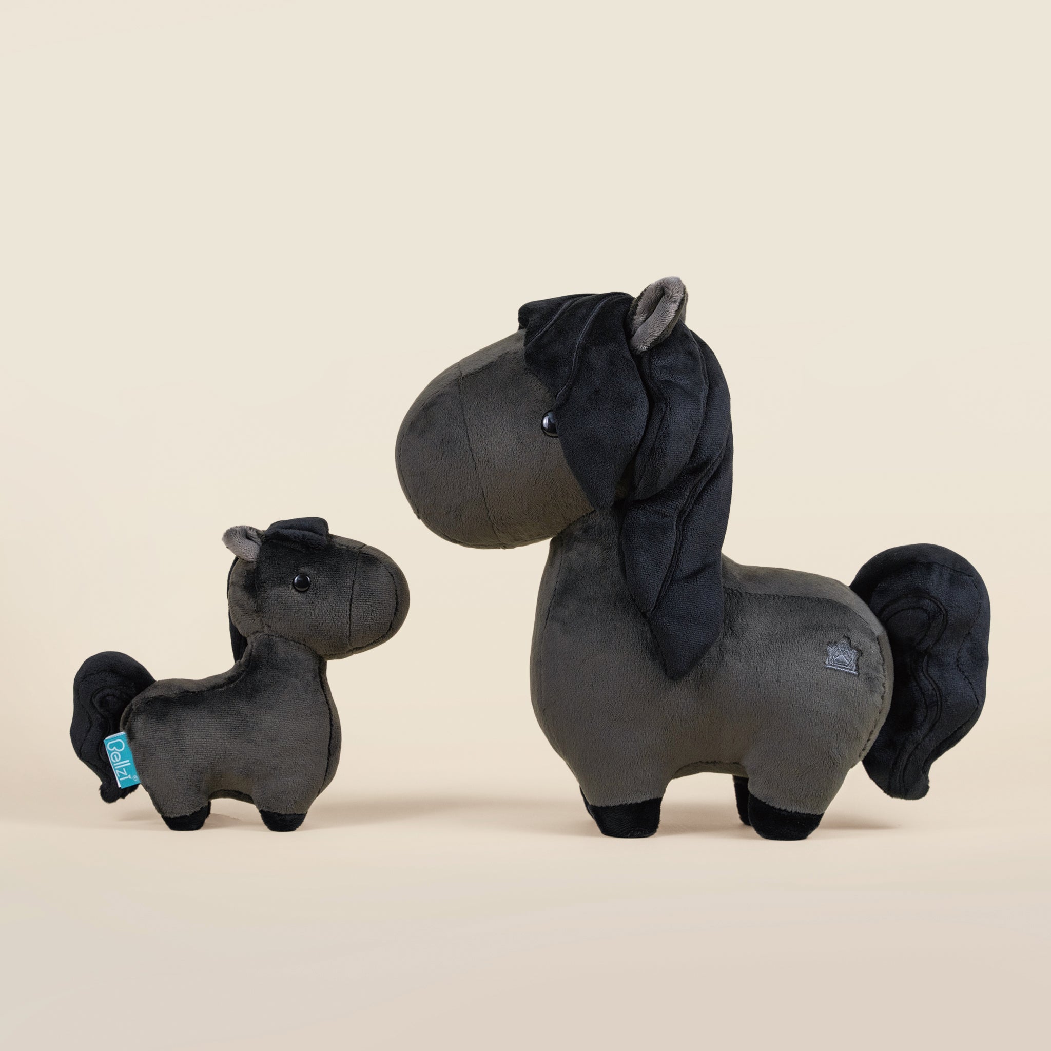 Mini Friesian the Horsi