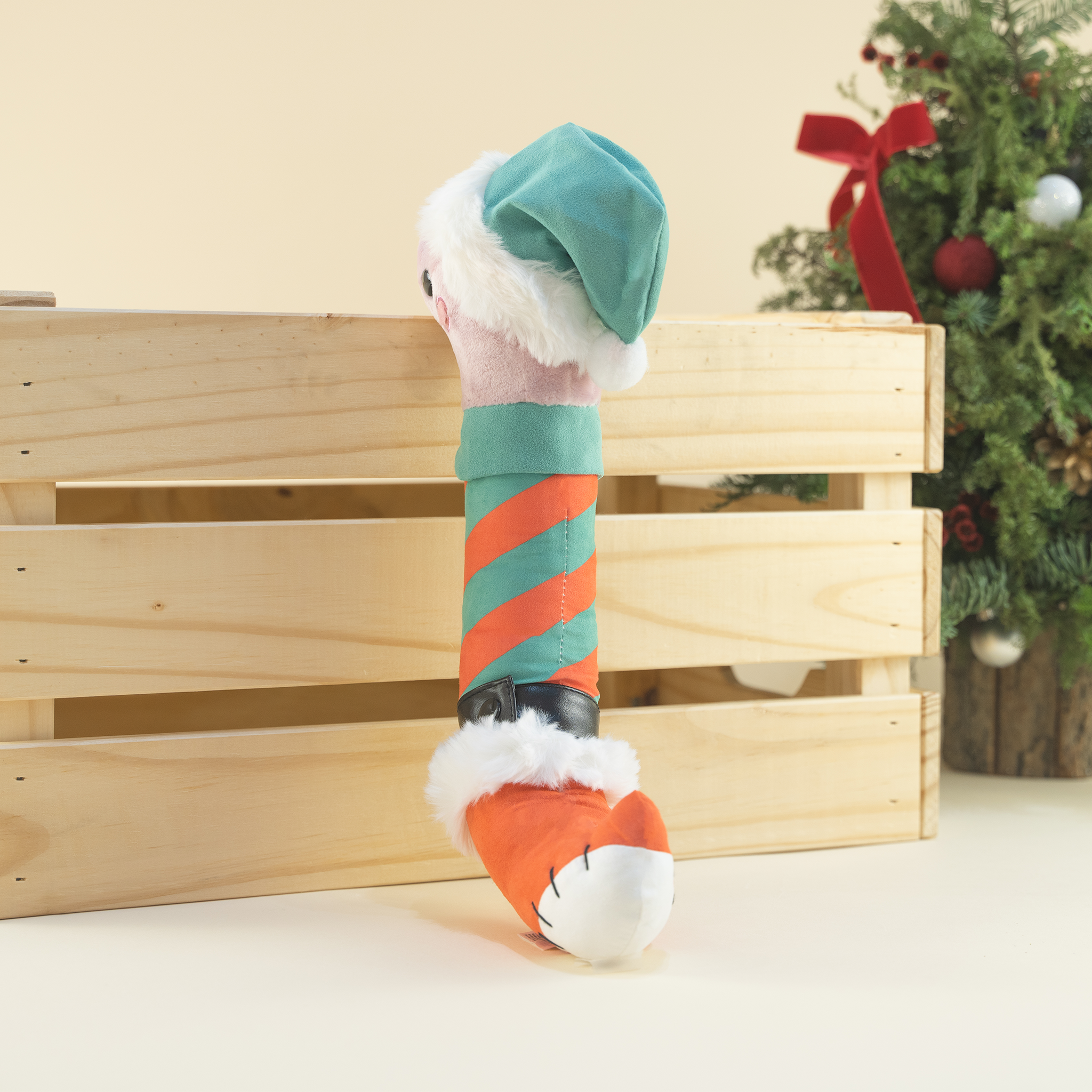 Wormi with Elf Outfit